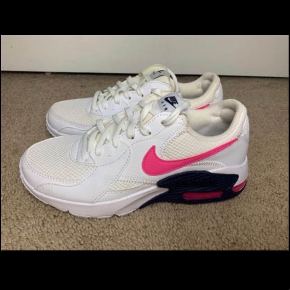 Women’s Nike Air Size 6.5 Sneakers